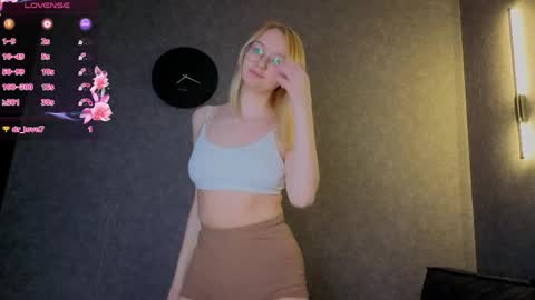 Alice online show from April 17, 11:45 am