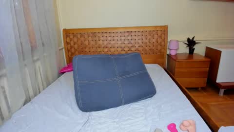 Alice online show from April 24, 7:10 am