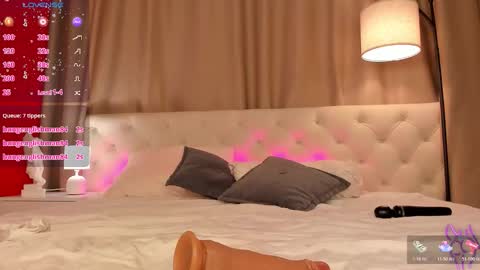 Mia online show from February 4, 6:50 am