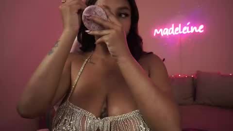 alicia_summer_ online show from March 18, 5:57 am