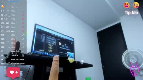 alicia_whittee online show from November 3, 11:00 am