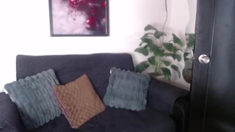 aliciacute    online show from March 7, 8:09 pm