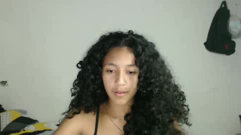 Snapshot of alicie_sexy_hot_20 chatting on February 21, 7:23 am ana online show from February 21, 7:23 am