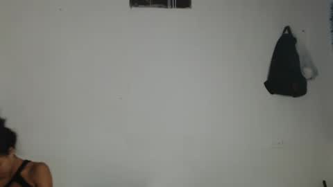 Snapshot of alicie_sexy_hot_20 chatting on March 11, 5:13 am ana online show from March 11, 5:13 am