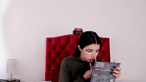 aliice_walker_ online show from December 24, 12:55 pm