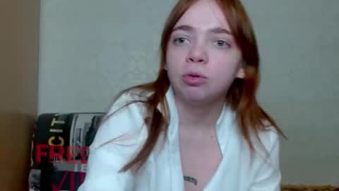 Snapshot of aliiice_stone chatting on October 1, 6:51 pm Alice online show from October 1, 6:51 pm