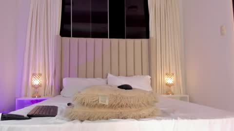 Alisson  online show from April 10, 6:30 am