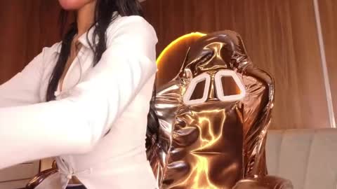 alina_b_ online show from April 22, 9:00 pm