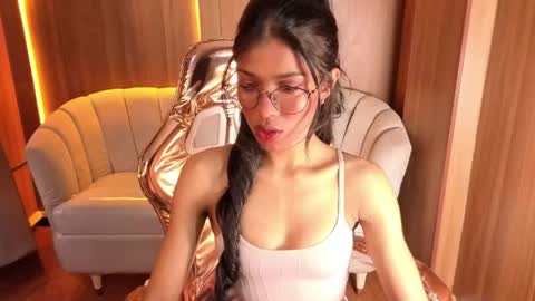 alina_b_ online show from April 23, 7:59 pm