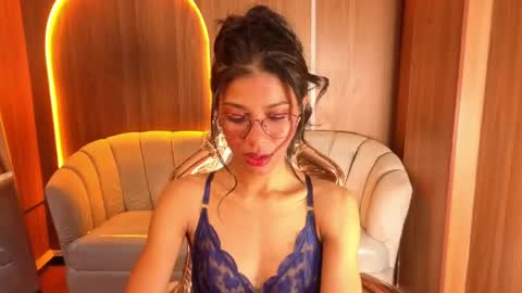 alina_b_ online show from April 24, 8:00 pm