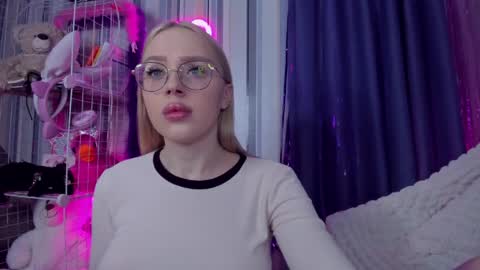 alinaocean online show from March 22, 6:23 pm