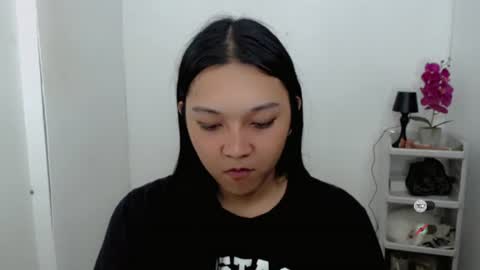 Shanti xhey online show from April 21, 2:51 am