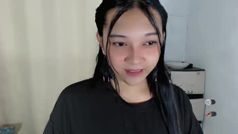 Shanti xhey online show from December 15, 11:56 pm