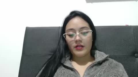 alisha_9997 online show from April 6, 3:26 am