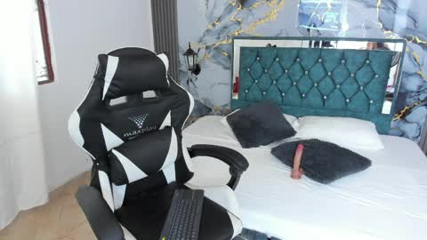   online show from April 7, 6:43 pm