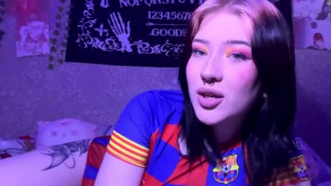 alisha_sky_ online show from June 4, 8:42 am