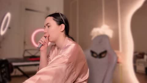 Alisia online show from February 22, 11:57 am