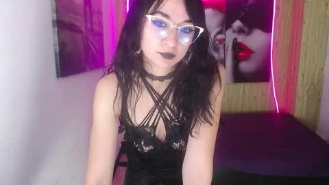 Snapshot of alison_moon7 chatting on September 10, 2:51 pm ALISON MOON online show from September 10, 2:51 pm