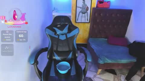 ALISON MOON online show from November 24, 12:26 pm