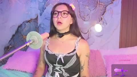 Mia online show from April 19, 8:22 pm