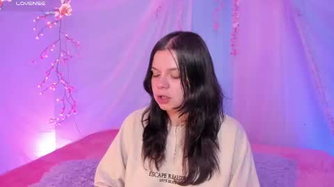 Mia online show from July 6, 5:04 am