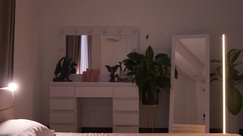 Alissa online show from December 3, 8:15 am