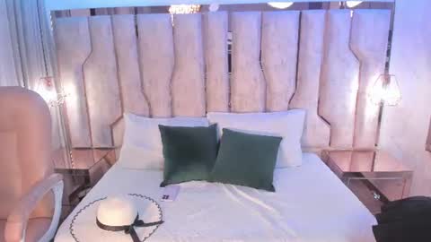 alisse_myers online show from June 11, 3:04 am