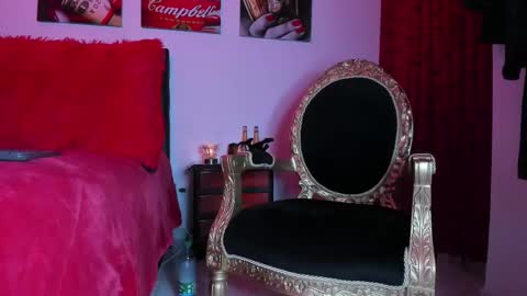 Snapshot of alissontattoo chatting on March 1, 7:48 pm Mistress Alisson online show from March 1, 7:48 pm