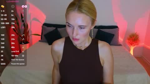 alisssarose online show from October 8, 9:21 pm