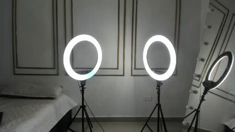 Ali  online show from April 6, 6:53 pm