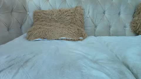 Ali  online show from April 15, 7:58 pm