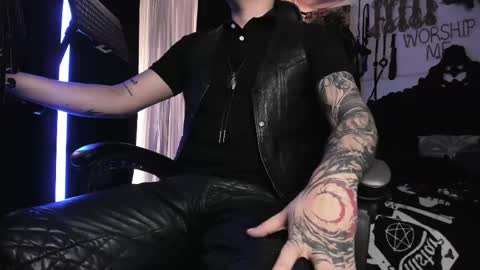   online show from February 19, 6:10 pm