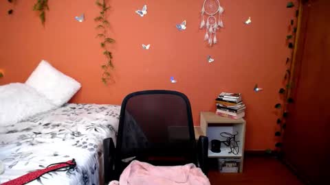 Allie  online show from October 17, 8:24 pm