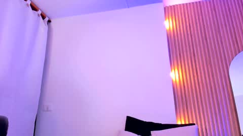 allison_fosther online show from April 15, 5:00 am