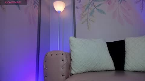 Allison online show from April 16, 3:17 am