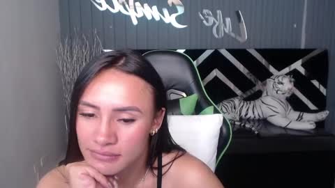 Snapshot of allisson_a chatting on February 25, 9:42 am Allisson online show from February 25, 9:42 am