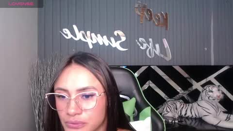 Snapshot of allisson_a chatting on February 18, 6:37 am Allisson online show from February 18, 6:37 am