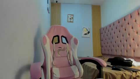 alluringangel01 online show from November 5, 4:14 am