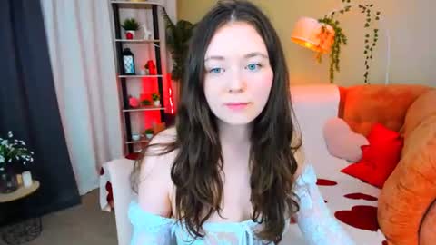 alluringeyess online show from July 25, 6:28 pm