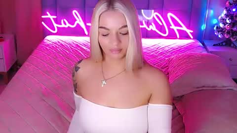 AlwaysHot online show from December 19, 3:02 am