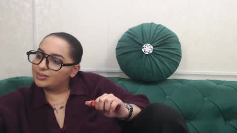         online show from April 8, 10:13 pm