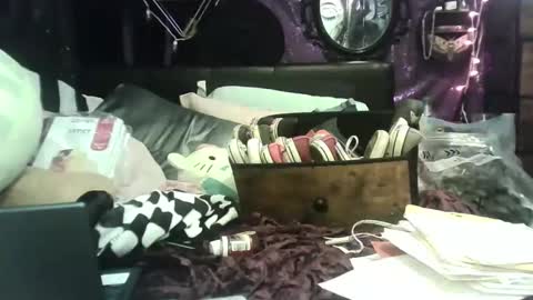 allymoon1369 online show from April 10, 8:19 am