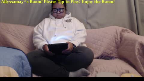 Allyssamay online show from November 8, 4:59 am