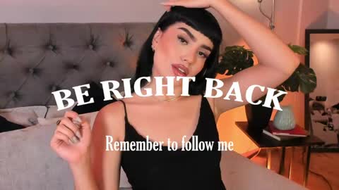 Mia online show from June 1, 2:51 pm