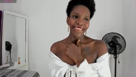 Snapshot of almasaennz chatting on February 20, 8:03 pm   online show from February 20, 8:03 pm