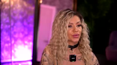 Alma online show from November 28, 9:00 pm