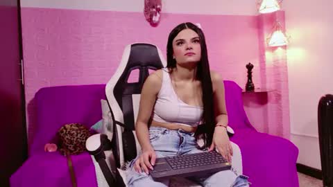 Almendra Monet online show from July 22, 12:18 pm
