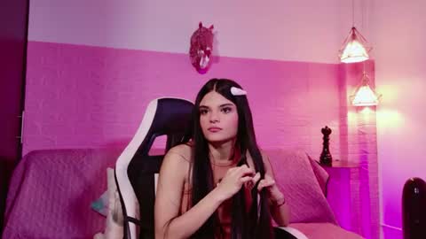 Almendra Monet online show from July 25, 12:25 pm