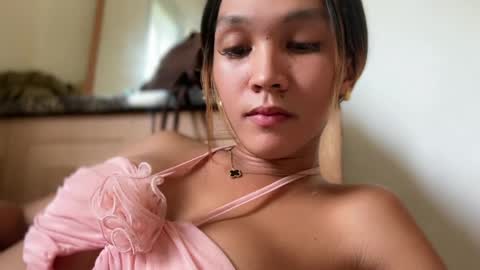 larah online show from April 19, 3:18 am