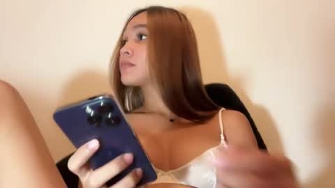 Snapshot of almighty_mariaax chatting on October 10, 4:40 am larah online show from October 10, 4:40 am